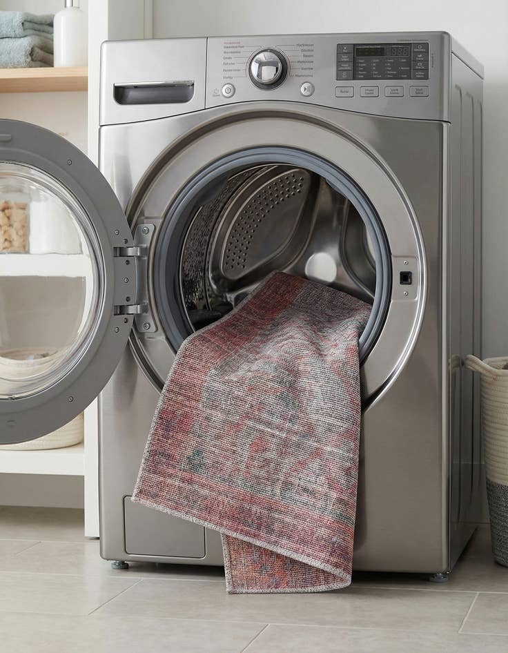 Detail image of 3' 3 x 5' 3  Washable Sisu Rug