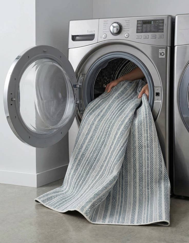 Detail image of 7' 10 x 7' 10  Washable Striped Indoor / Outdoor Octagon Rug