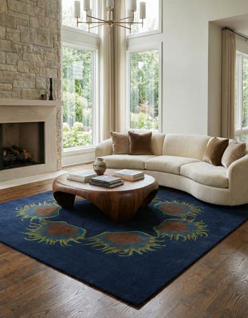7' 5 x 7' 7 Luna Square Rug