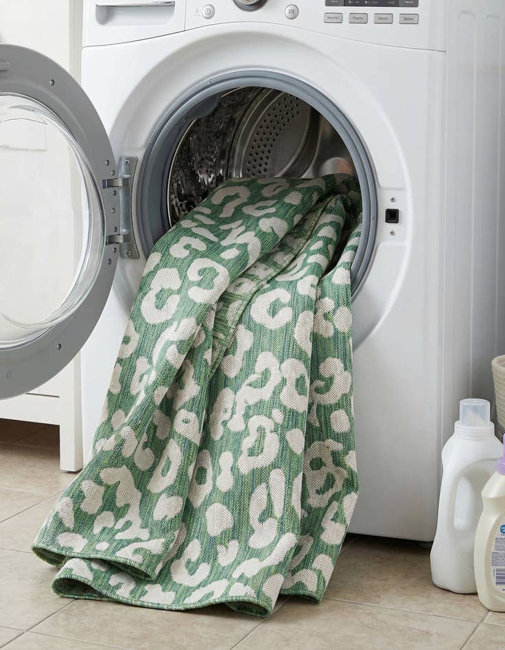 Detail image of  6' x 9'  Washable Safari Indoor / Outdoor Rug