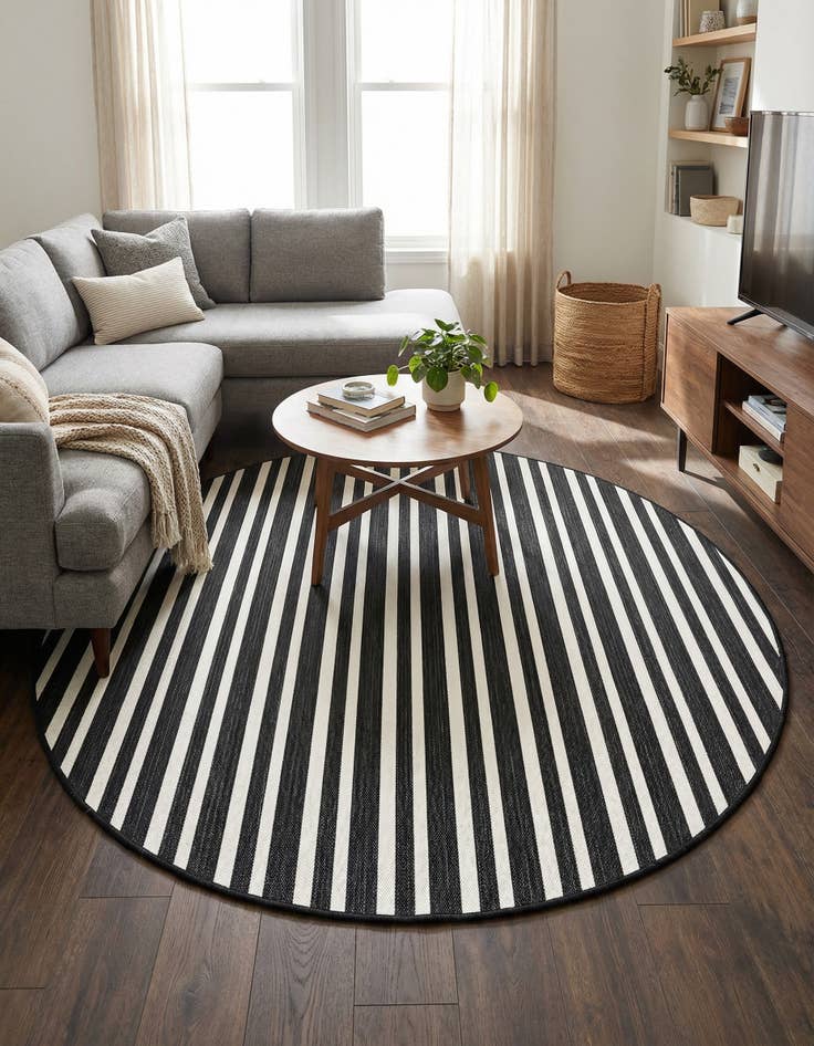 Detail image of 7' 10 x 7' 10  Washable Jill Zarin Anguilla Indoor / Outdoor Round Rug