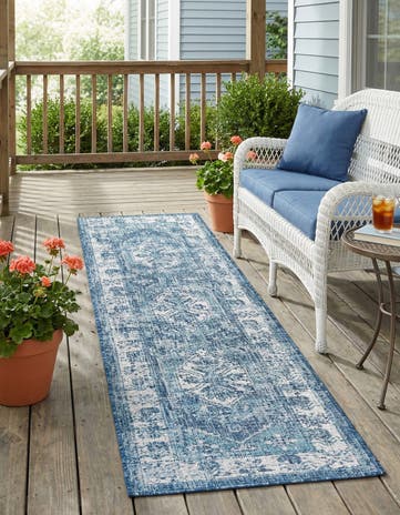 Blue Easy-Clean Traditional Indoor / Outdoor Runner Rug