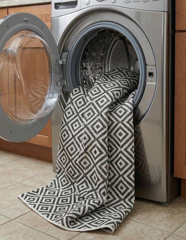 Detail image of 6' x 9'  Washable Jill Zarin Costa Rica Indoor / Outdoor Rug