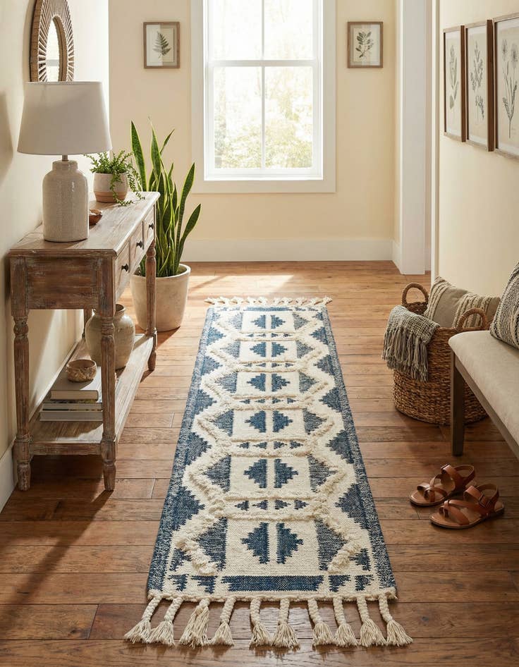 Detail image of 2' 2 x 8' 2  Hand Woven Arizona Wool Runner Rug