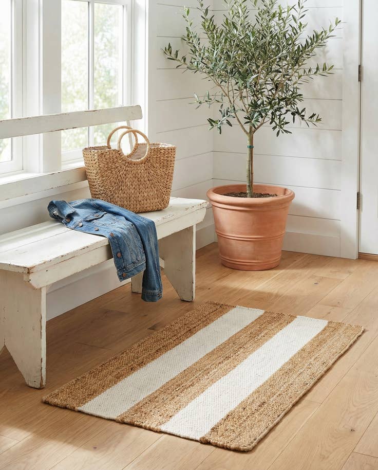 Detail image of 2' x 3' 1 Jill Zarin Hamptons Rug