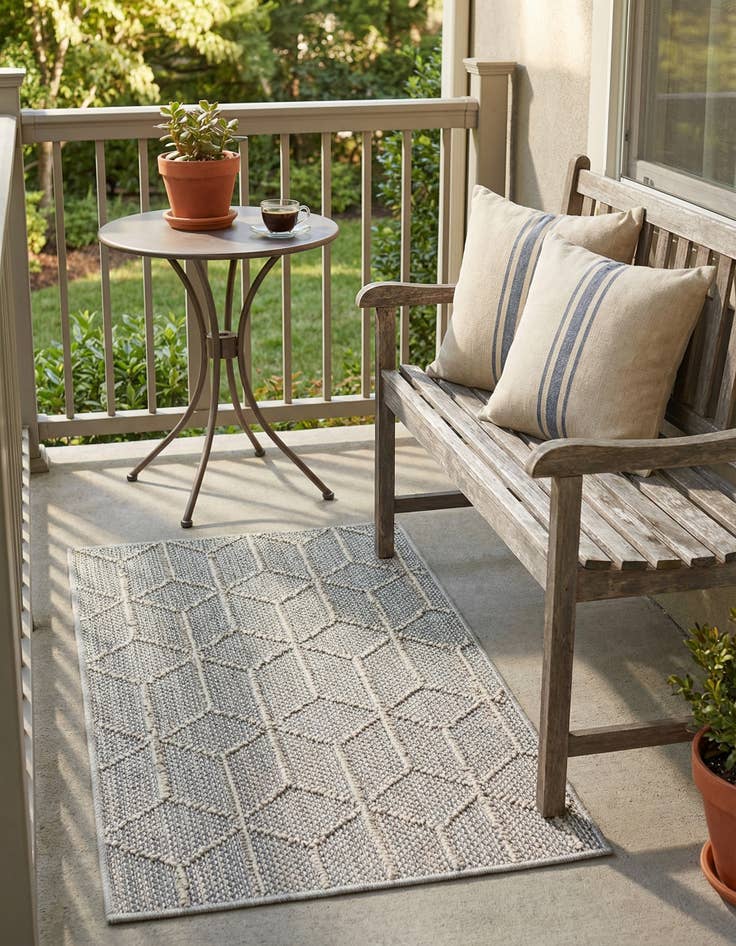Detail image of 2' x 3' 1  Washable Trellis Indoor / Outdoor Rug
