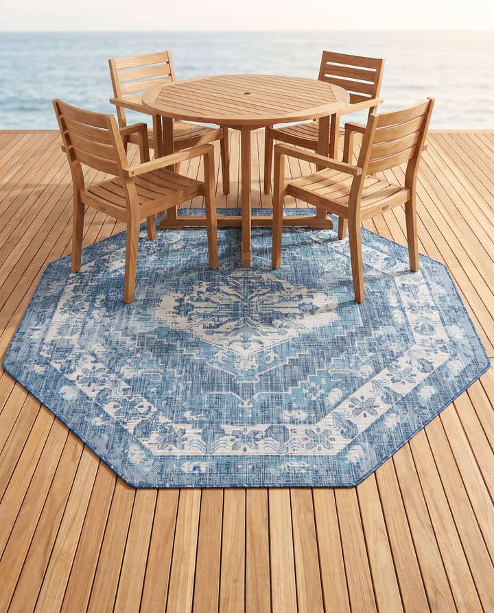 7' 10 x 7' 10 Easy-Clean Traditional Indoor / Outdoor Octagon Rug