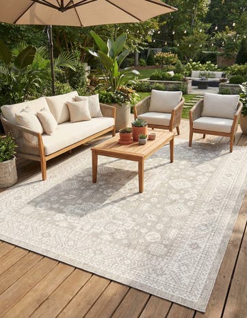 Light Gray Easy-Clean Aztec Indoor / Outdoor Rug