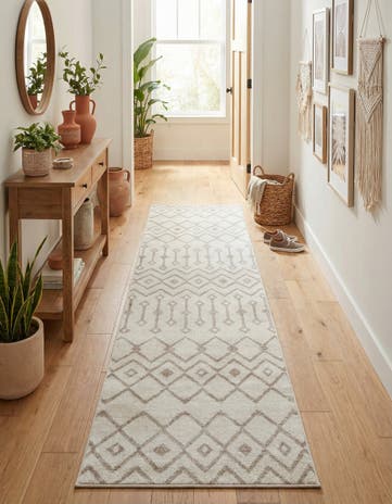 2' 7 x 10' Bohemian Trellis Runner Rug