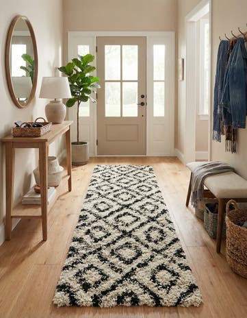 2' 7 x 12' Lattice Shag Runner Rug