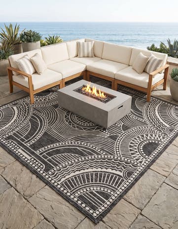 Black and White Easy-Clean Traditional Indoor / Outdoor Square Rug