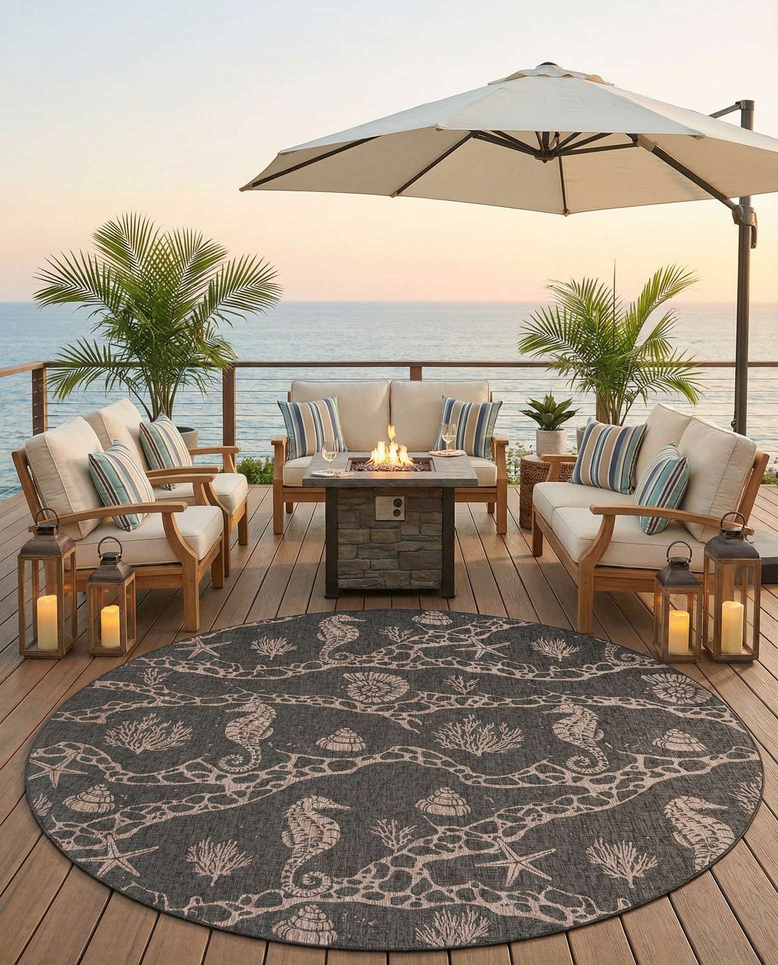 13' x 13' Easy-Clean Coastal Indoor / Outdoor Round Rug