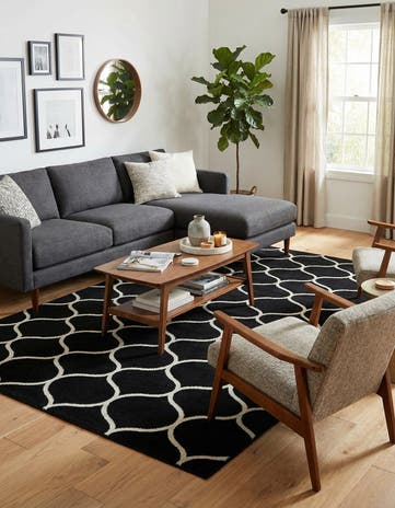 7' x 10' Lattice Frieze Rug