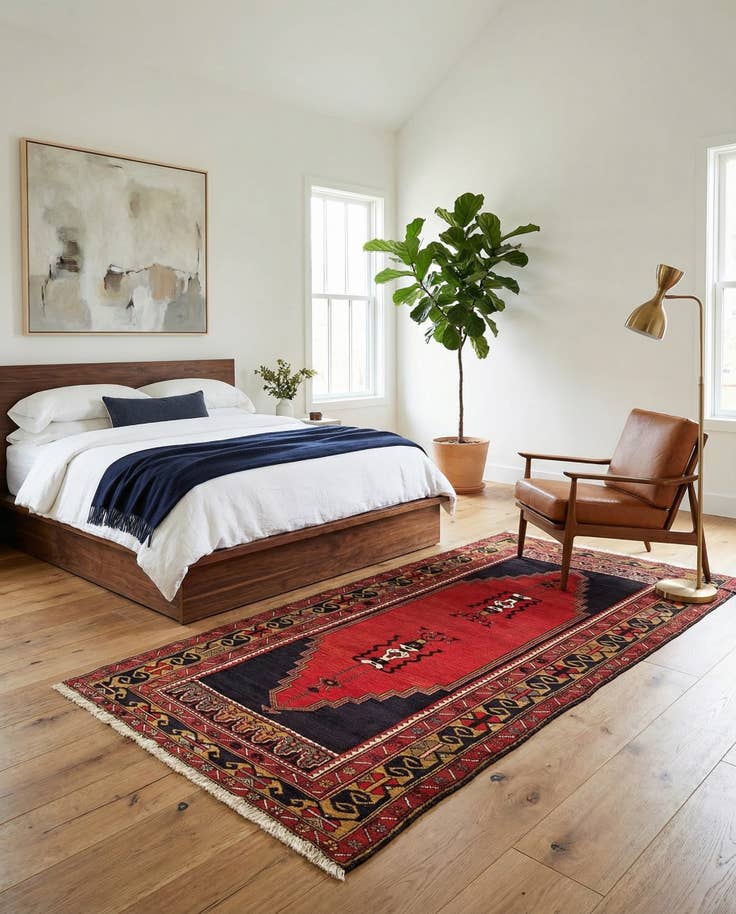 Detail image of 4' 6 x 8' Yuruk Rug