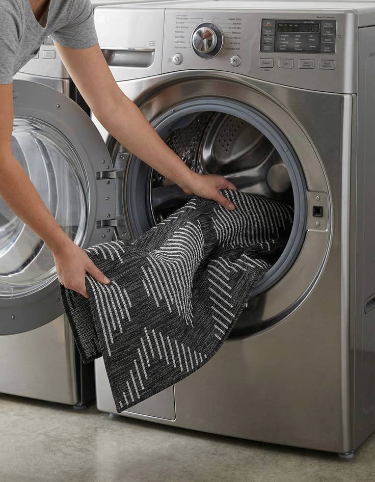 Detail image of 2' x 6'  Washable Modern Indoor / Outdoor Runner Rug