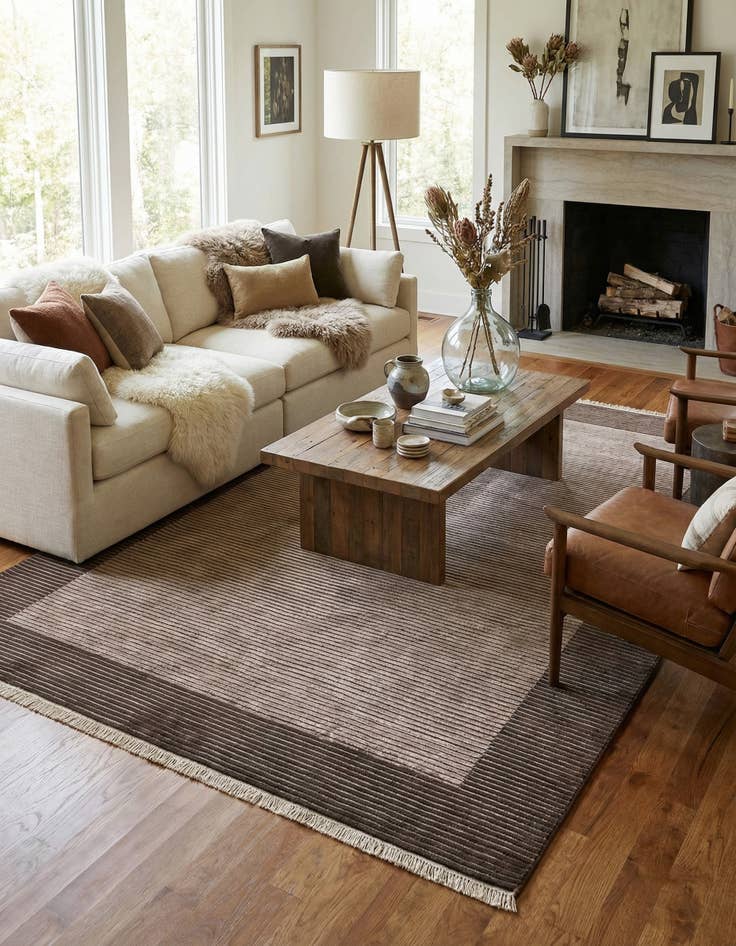 Detail image of  5' 8 x 8'  Hand Knotted Darya Wool Rug