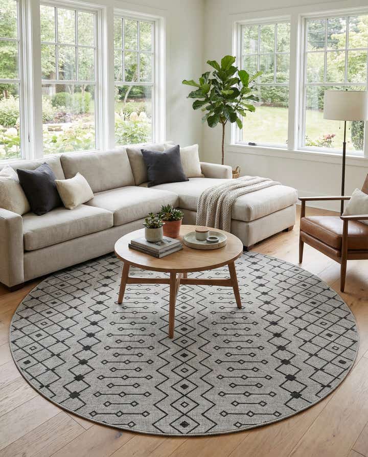 10' 8 x 10' 8 Easy-Clean Lattice Indoor / Outdoor Round Rug