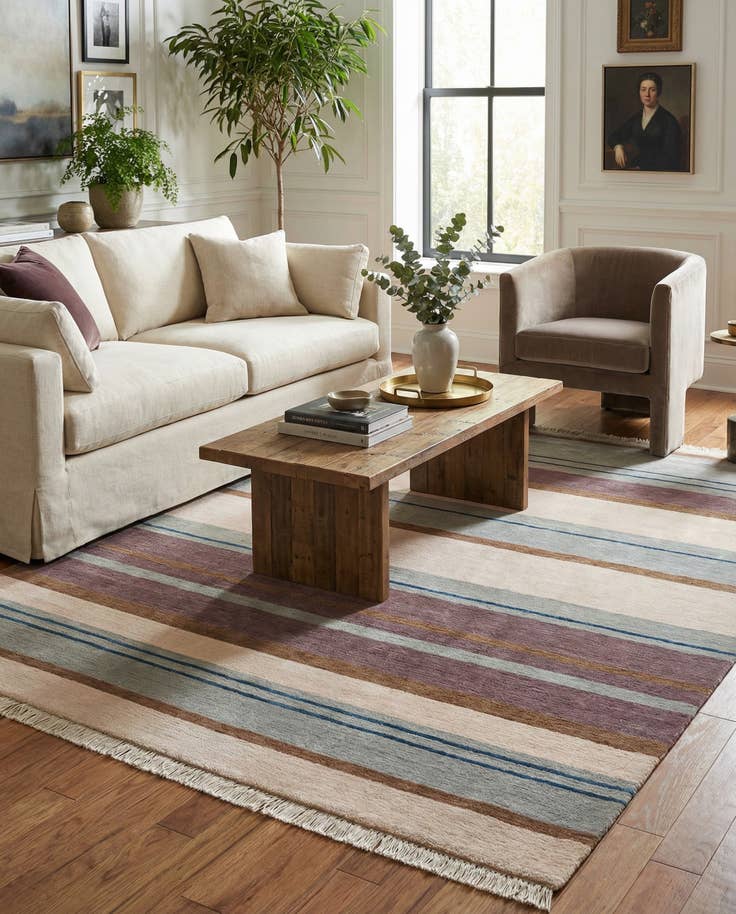 Detail image of 4' 11 x 6' 7 Hand Knotted Darya Wool Rug