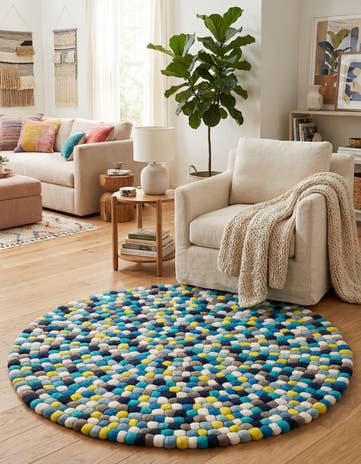 4' 1 x 4' 1 Hand Woven Felt Ball Wool Round Rug