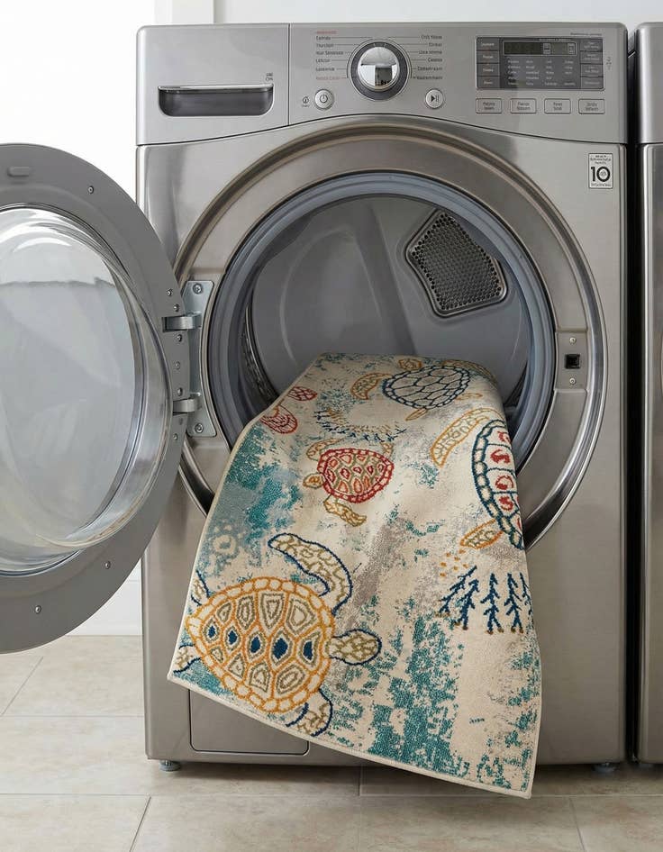 Detail image of  7' 10 x 7' 10  Washable Amalfi Square Rug