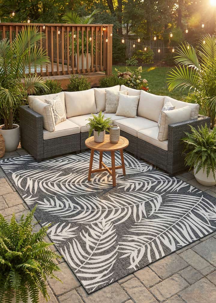 7' 10 x 11' Easy-Clean Botanical Indoor / Outdoor Rug