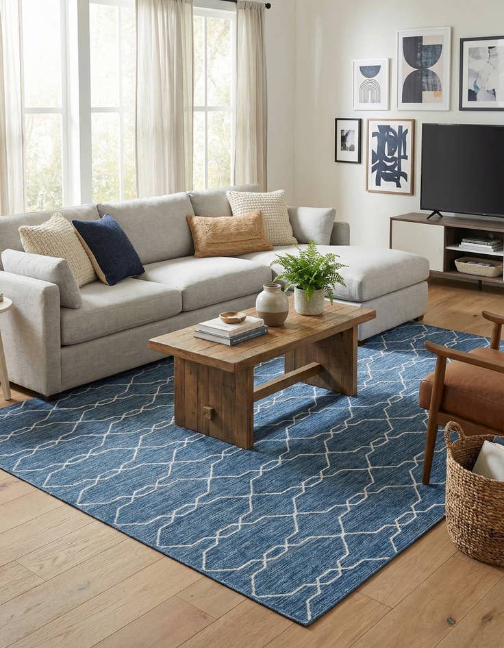 Detail image of 9' x 12' Easy-Clean Trellis Indoor / Outdoor Rug
