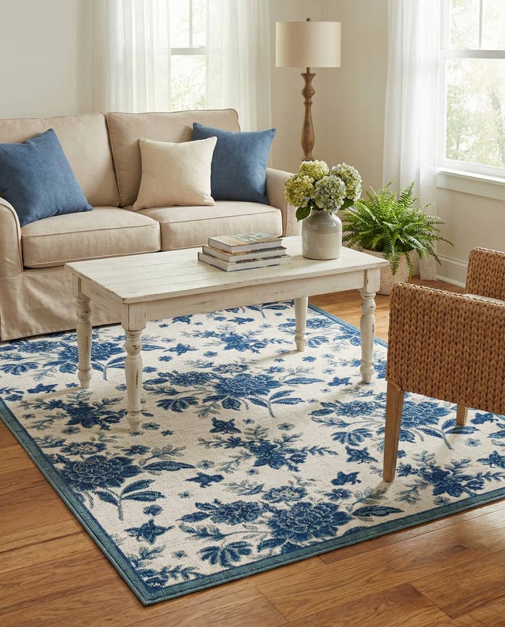 Detail image of 4' x 6' Blossom Rug
