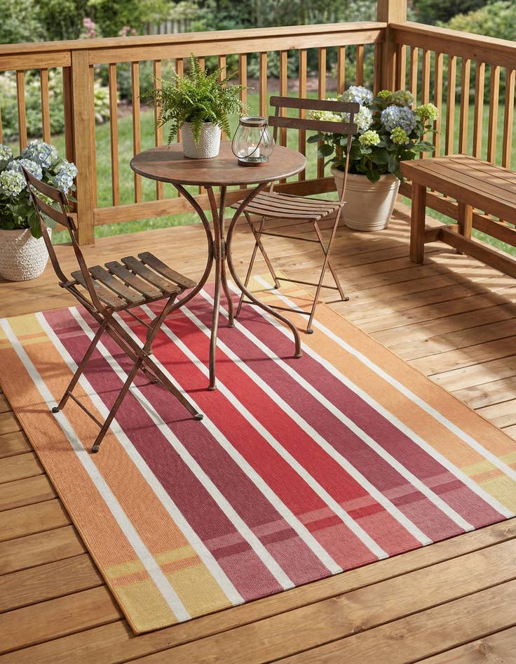 Detail image of 4' x 6' Easy-Clean Striped Indoor / Outdoor Rug