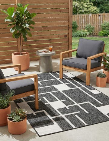 4' x 6' Easy-Clean Modern Indoor / Outdoor Rug