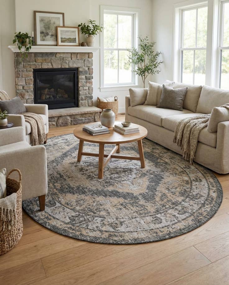 Detail image of 7' 10 x 10' Easy-Clean Traditional Indoor / Outdoor Oval Rug