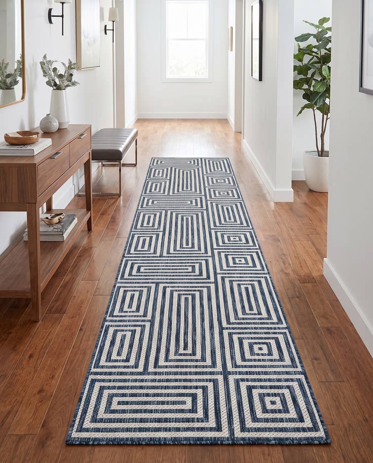 Detail image of 2' 7 x 12' Easy-Clean Modern Indoor / Outdoor Runner Rug