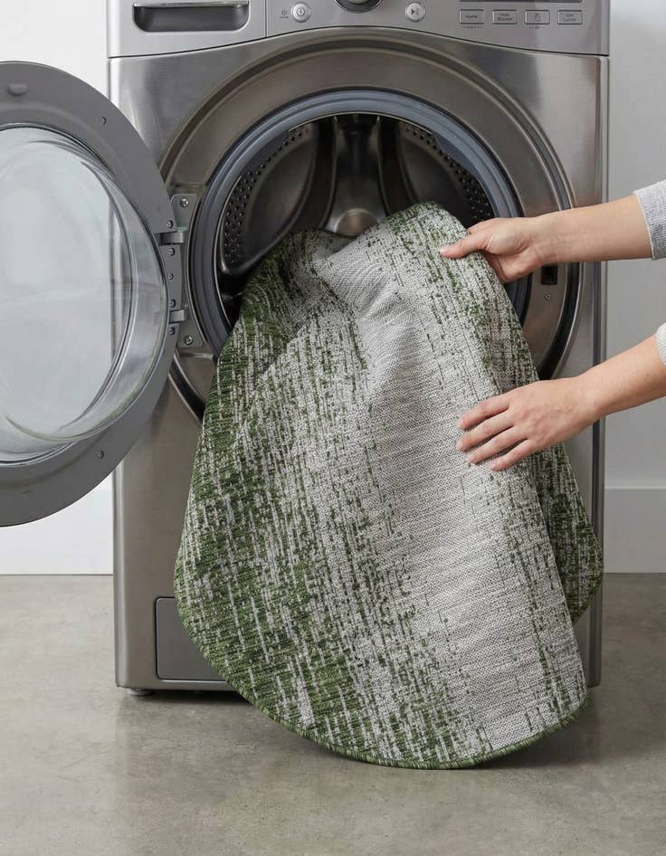 Detail image of 4' x 4'  Washable Modern Indoor / Outdoor Round Rug