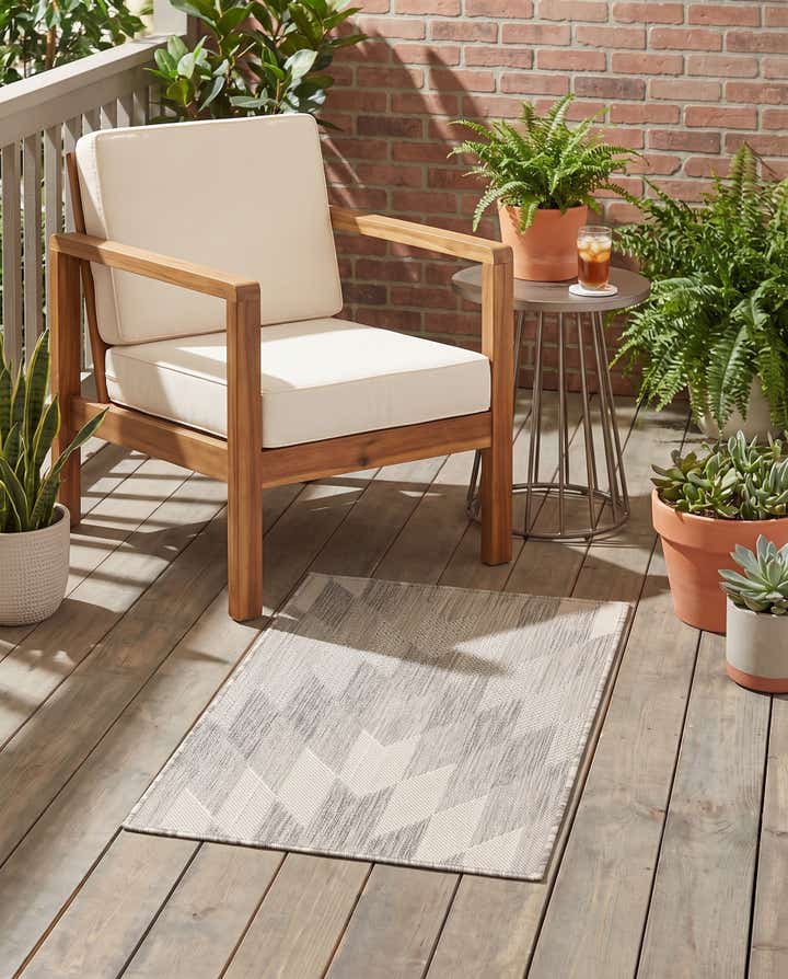 2' x 3' Easy-Clean Modern Indoor / Outdoor Rug