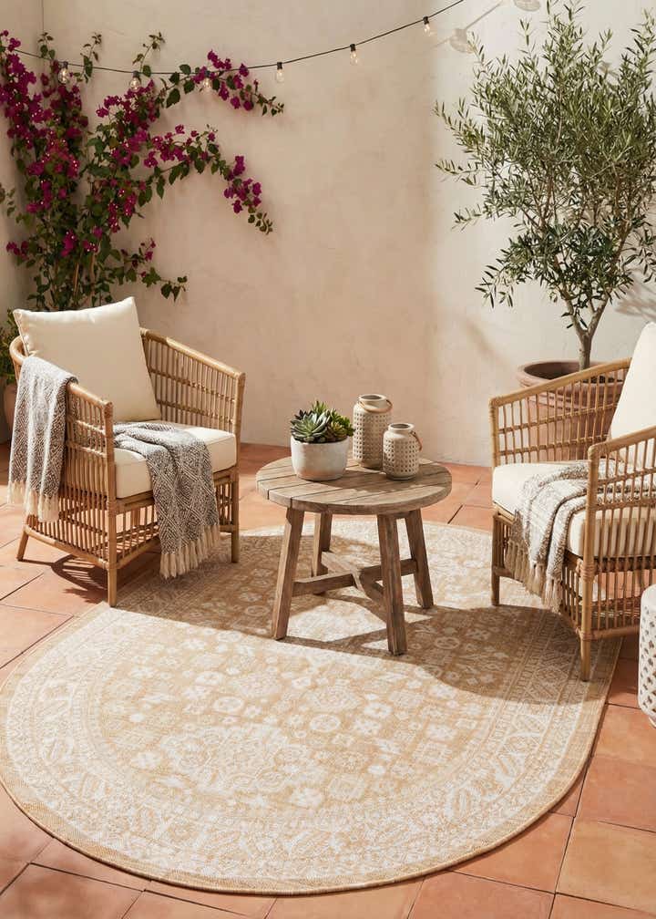 5' 3 x 8' Easy-Clean Aztec Indoor / Outdoor Oval Rug