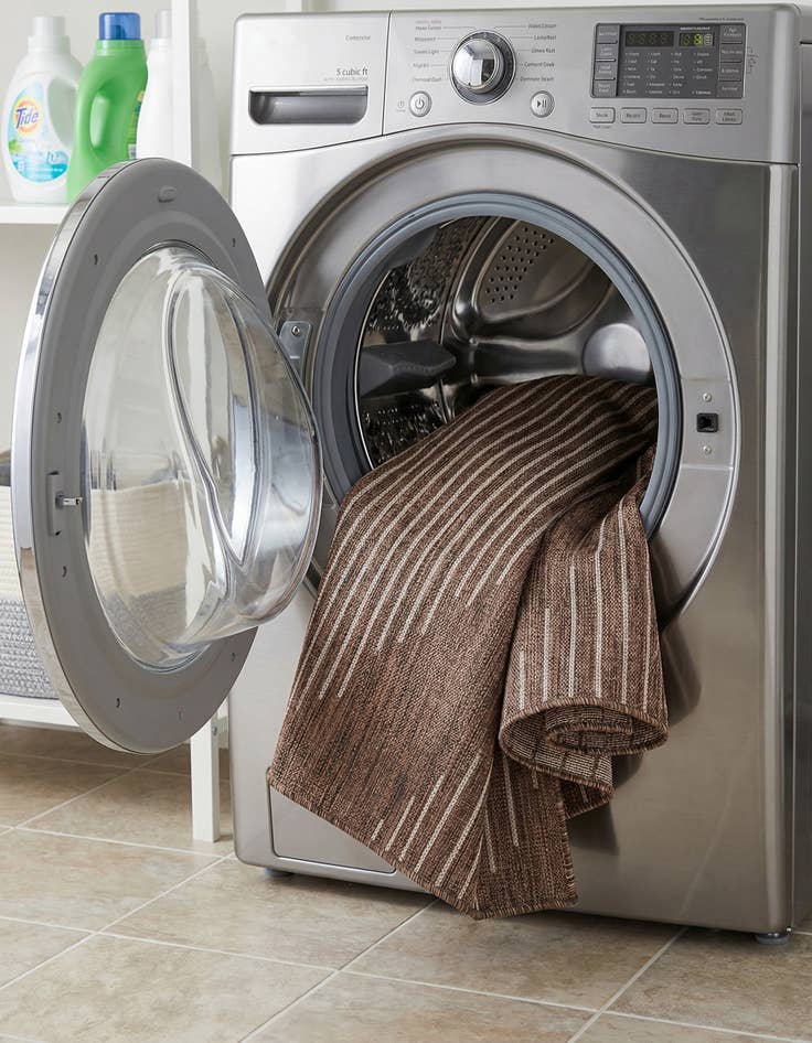 Detail image of 5' 3 x 5' 3  Washable Modern Indoor / Outdoor Square Rug