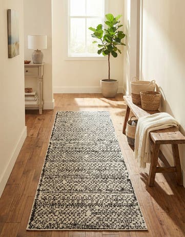 2' 7 x 10' Morocco Runner Rug