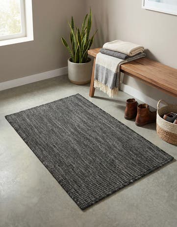 2' x 3' 1 Easy-Clean Solid Indoor / Outdoor Rug