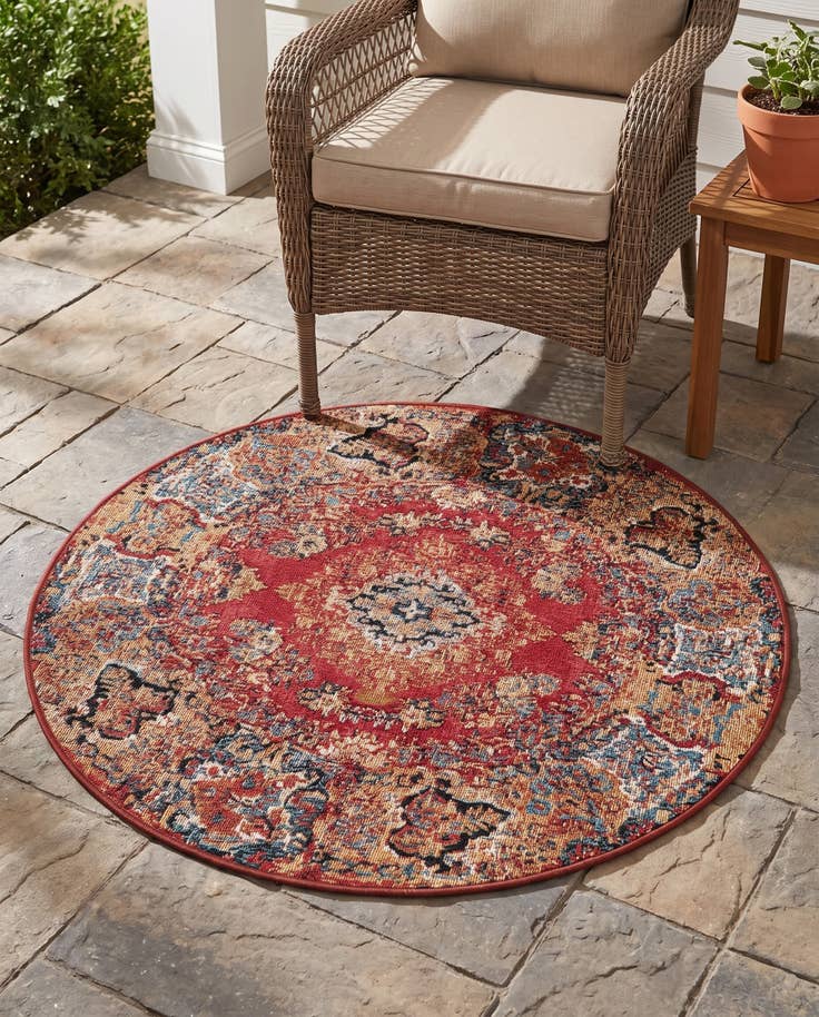Detail image of 3' x 3' Easy-Clean Traditional Indoor / Outdoor Round Rug