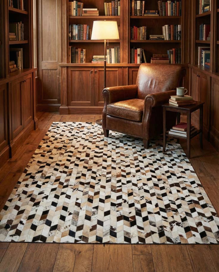 Detail image of 5' 1 x 7' 10 Cowhide - Patchwork Rug