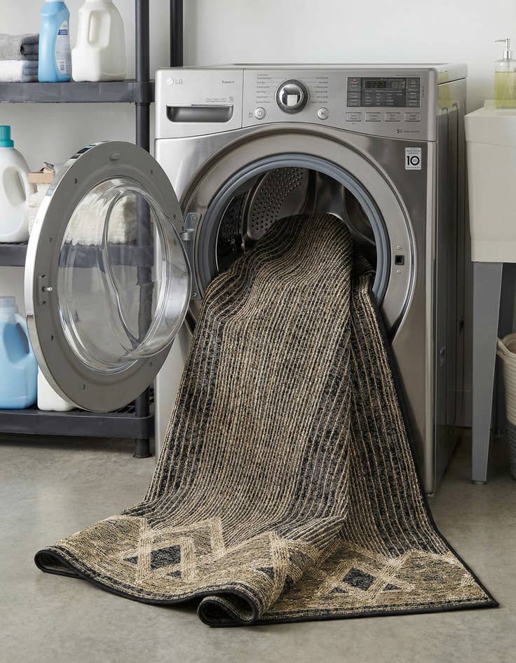 Detail image of 7' x 10'  Washable Modern Indoor / Outdoor Rug