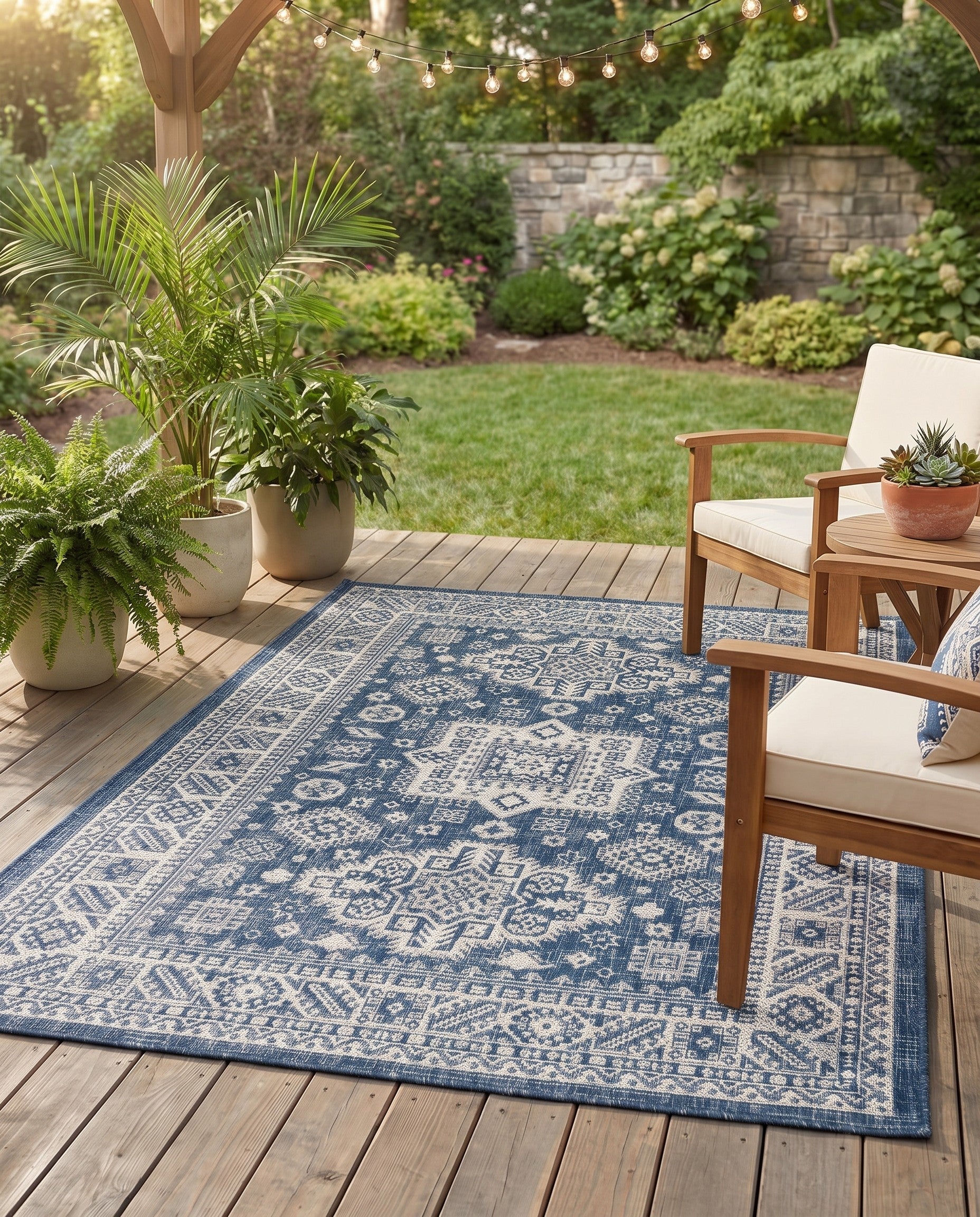 4' x 6' Easy-Clean Aztec Indoor / Outdoor Rug