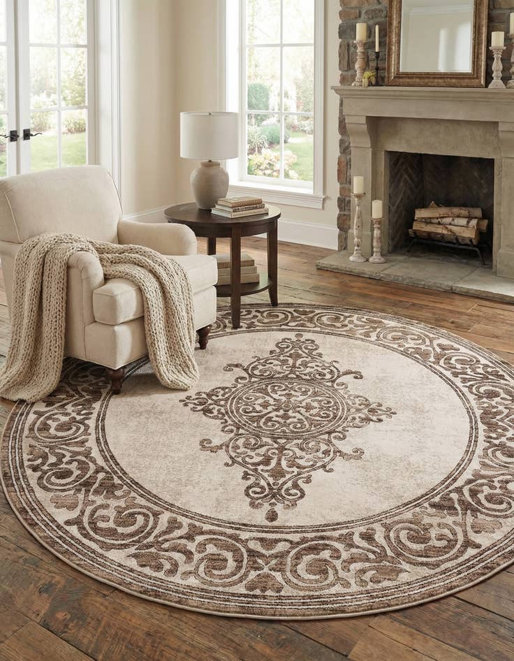 Detail image of 7' 10 x 7' 10 Hermitage Round Rug