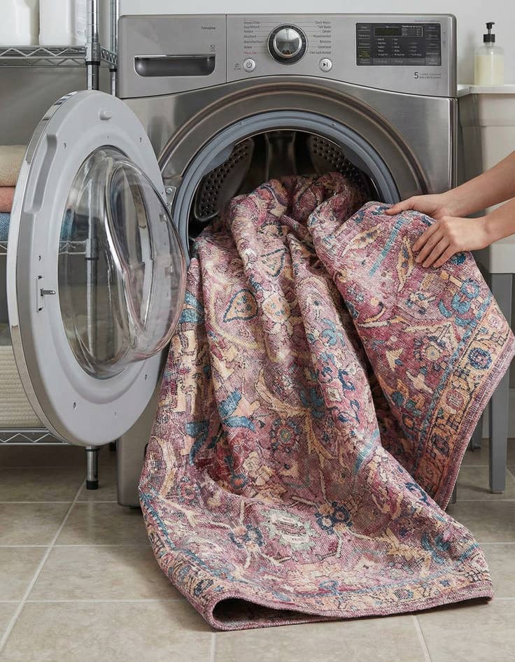 Detail image of 7' 3 x 7' 3  Washable Nostalgia Square Rug