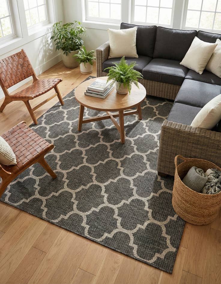 Detail image of 7' x 10'  Washable Trellis Indoor / Outdoor Rug