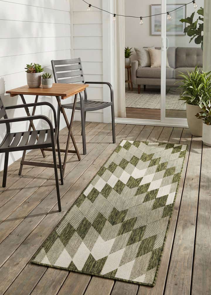 2' x 6' Easy-Clean Modern Indoor / Outdoor Runner Rug