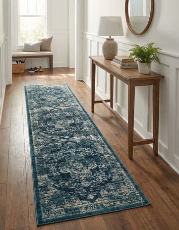 2' 7 x 10' Dahlia Runner Rug