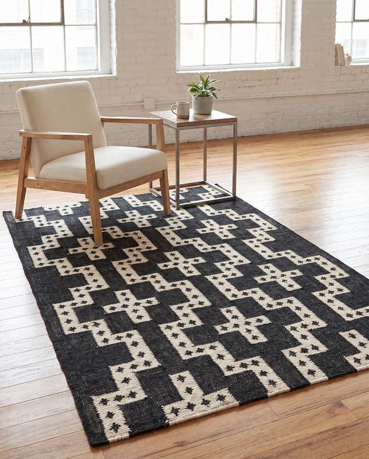 4' 1 x 6' 1 Hand Woven Kilim Wool Rug