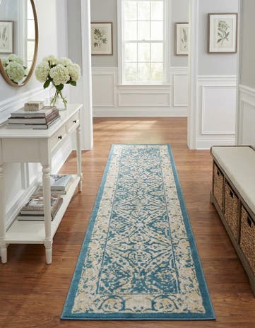 2' 7 x 10' Dahlia Runner Rug