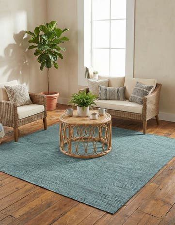 6' 1 x 6' 1 Easy-Clean Solid Indoor / Outdoor Square Rug