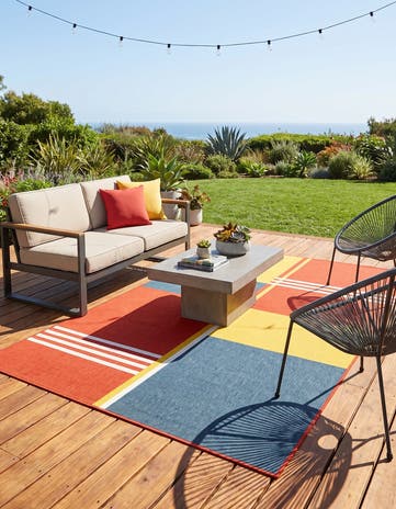 6' x 9' Easy-Clean Modern Indoor / Outdoor Rug